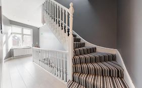 Great Location Service And Stay Double Ensuite Room With Shared Kitchen- 5Mins Walk From Tufnell Park