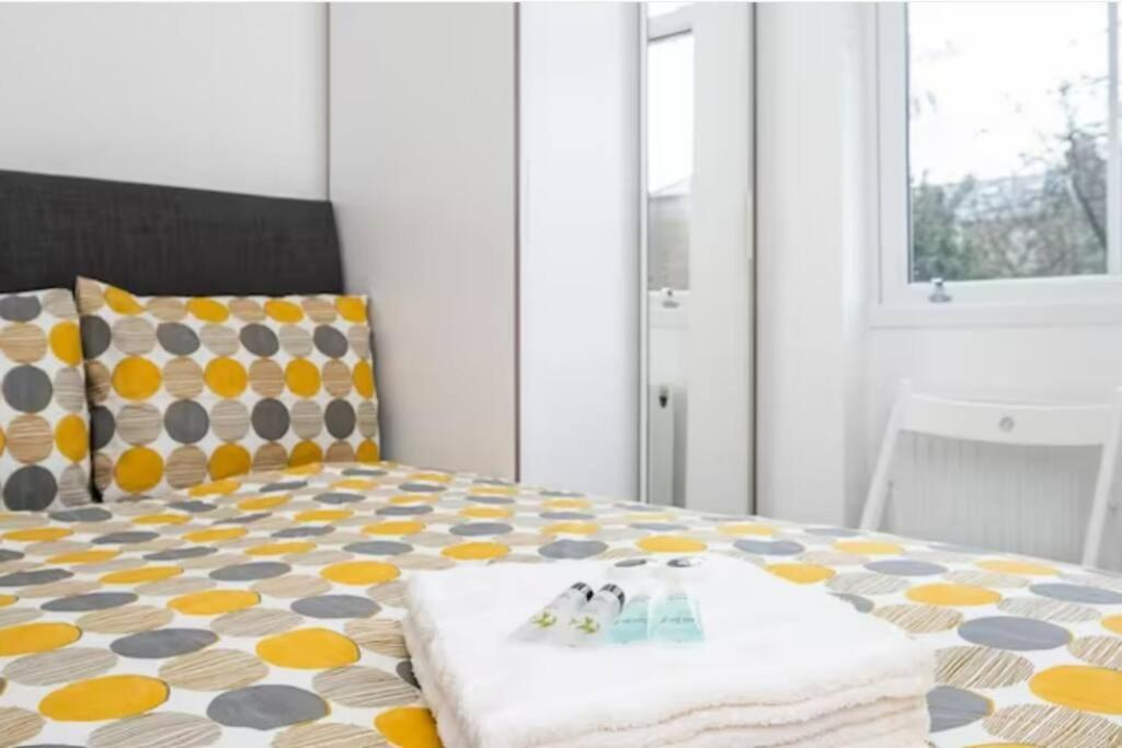 Great Location Service And Stay Double Ensuite Room With Shared Kitchen- 5Mins Walk From Tufnell Park Londra Esterno foto