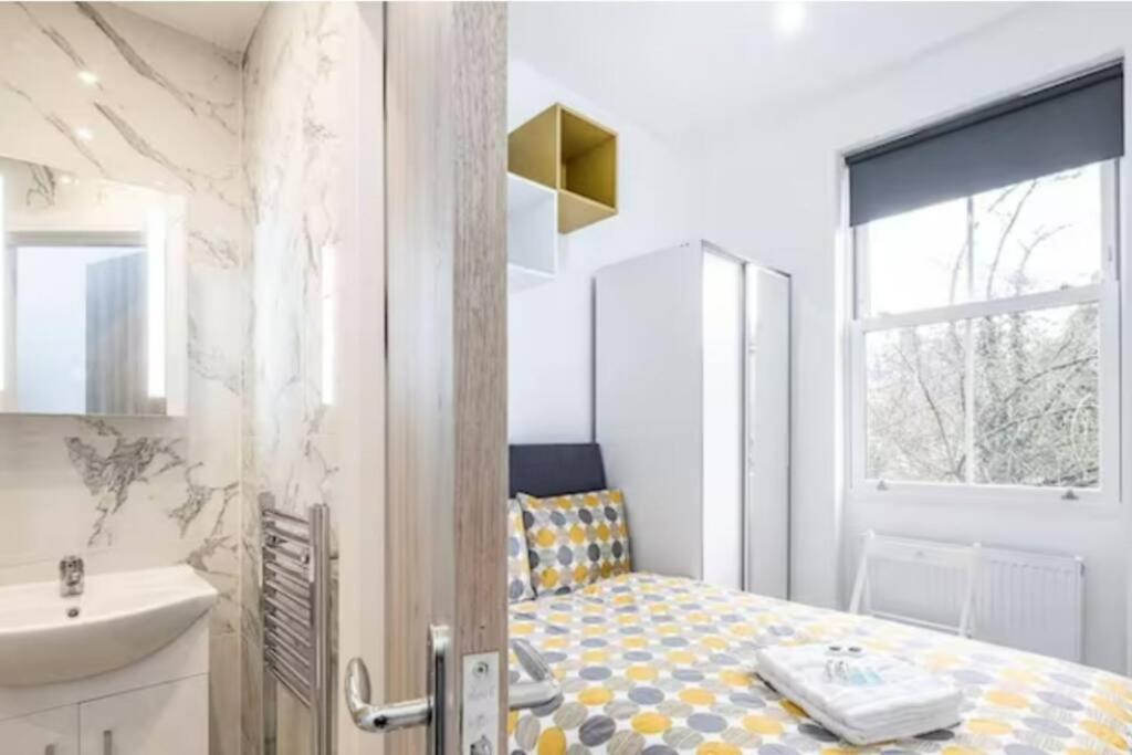 Great Location Service And Stay Double Ensuite Room With Shared Kitchen- 5Mins Walk From Tufnell Park Londra Esterno foto